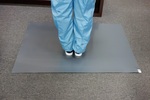 手術室出入口使用粘塵墊管控污染