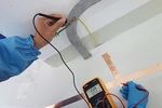 防靜電地膠地面鋪設采用什么接地方式？