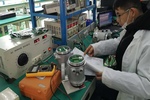 化學實驗室的福音：告別靜電困擾的防護方案！
